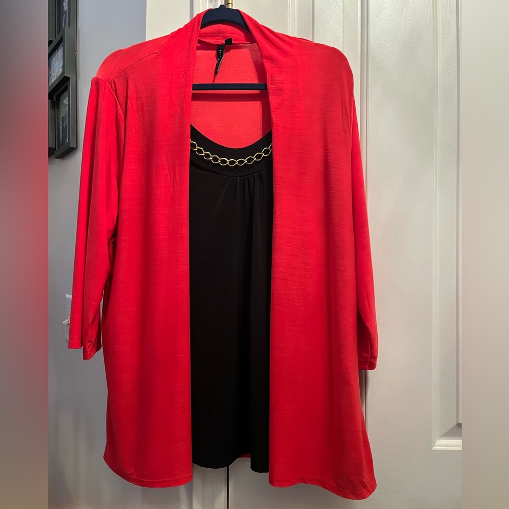 Zero 2 Eight Black and Red Top with Chain - size 1X
